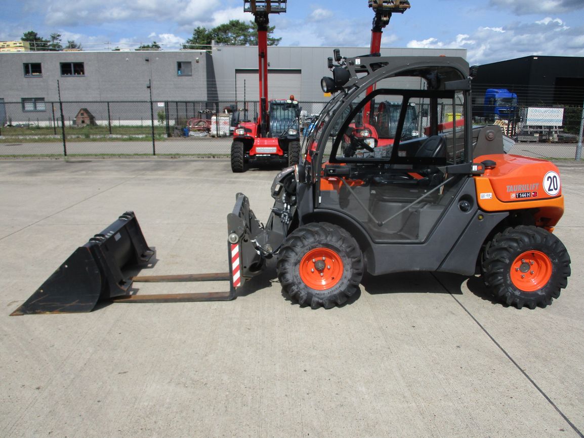 Afbeelding AUSA T144 H X4 (071)