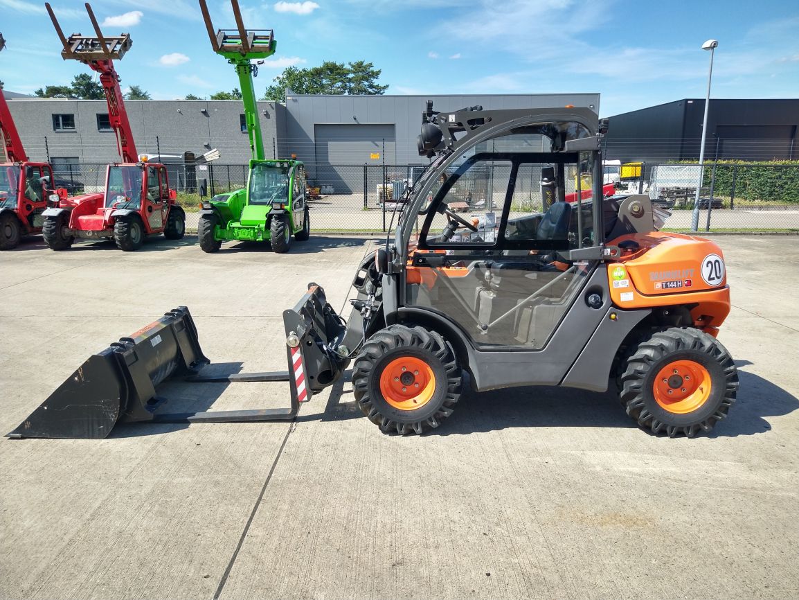 Afbeelding AUSA T144 X4 (730)