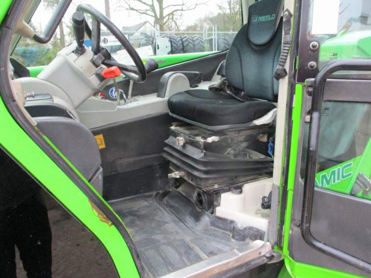 Afbeelding MERLO P40.17 (987)