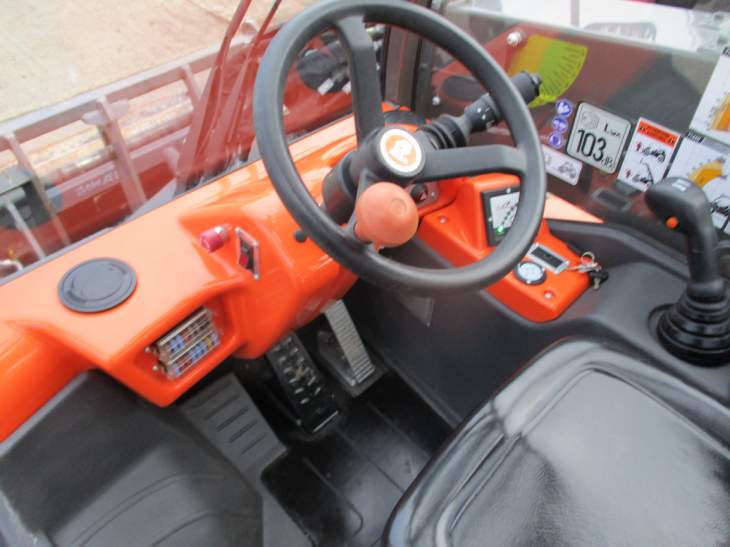 Afbeelding AUSA T144 HX4 (229)