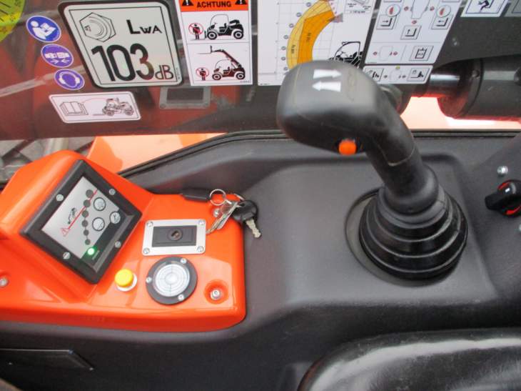 Afbeelding AUSA T144 HX4 (229)