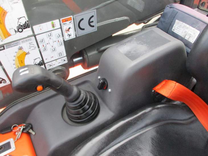 Afbeelding AUSA T144 HX4 (229)