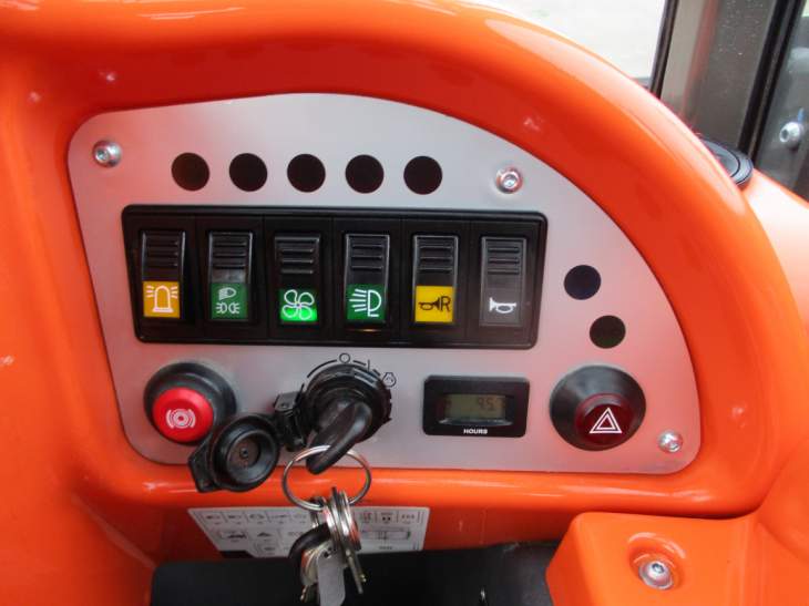 Afbeelding AUSA T144 HX4 (011)