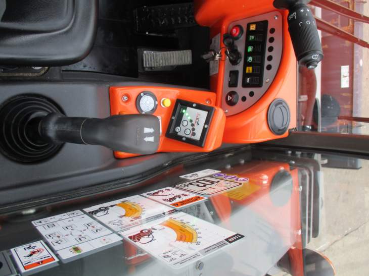 Afbeelding AUSA T144 HX4 (011)