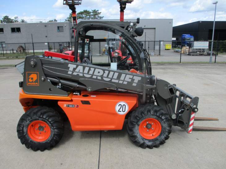 Afbeelding AUSA T144 H X4 (071)