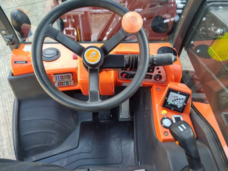 Afbeelding AUSA T144 X4 (715)