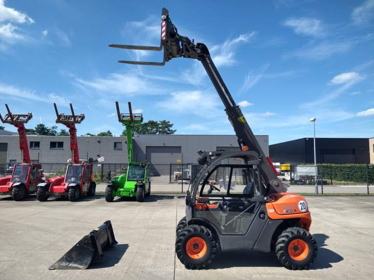 Afbeelding AUSA T144 X4 (715)