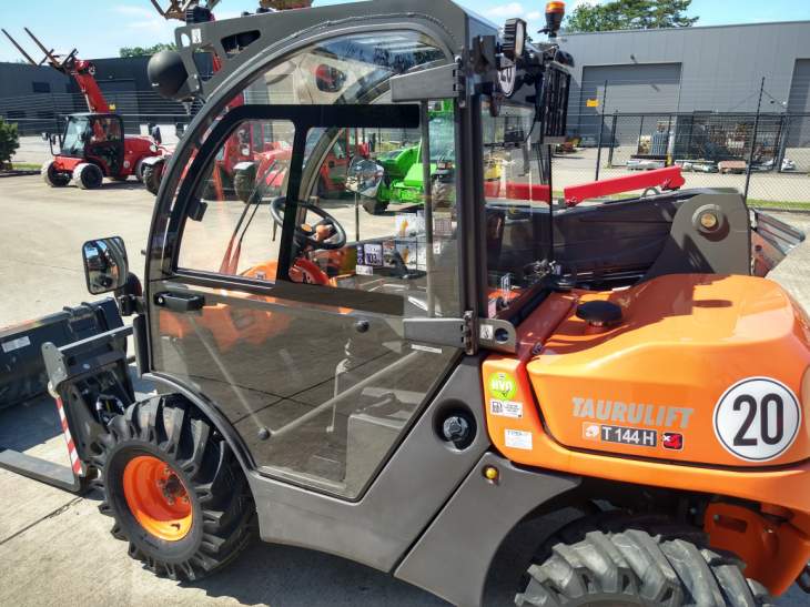 Afbeelding AUSA T144 X4 (730)