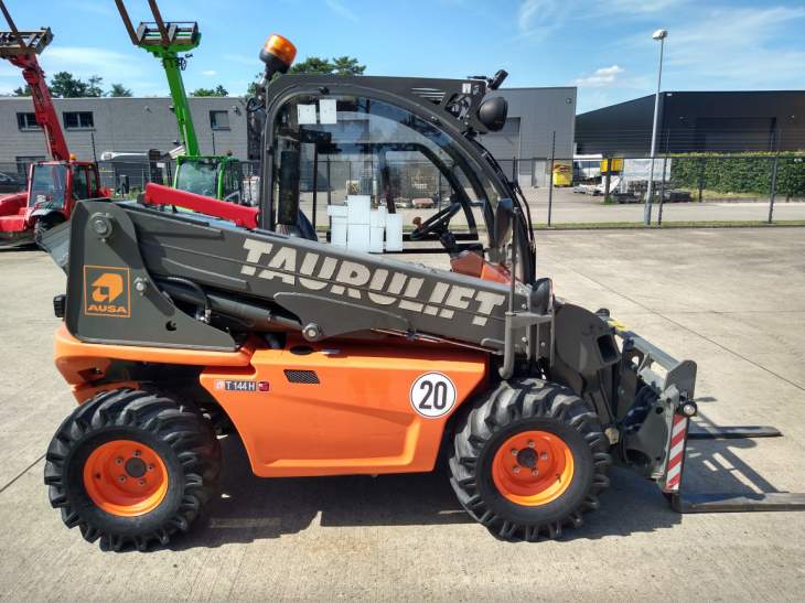 Afbeelding AUSA T144 X4 (715)