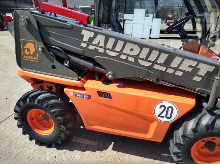 Afbeelding AUSA T144 X4 (715)