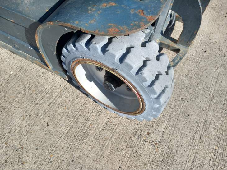 Afbeelding ATN Piaf 1000R (012)